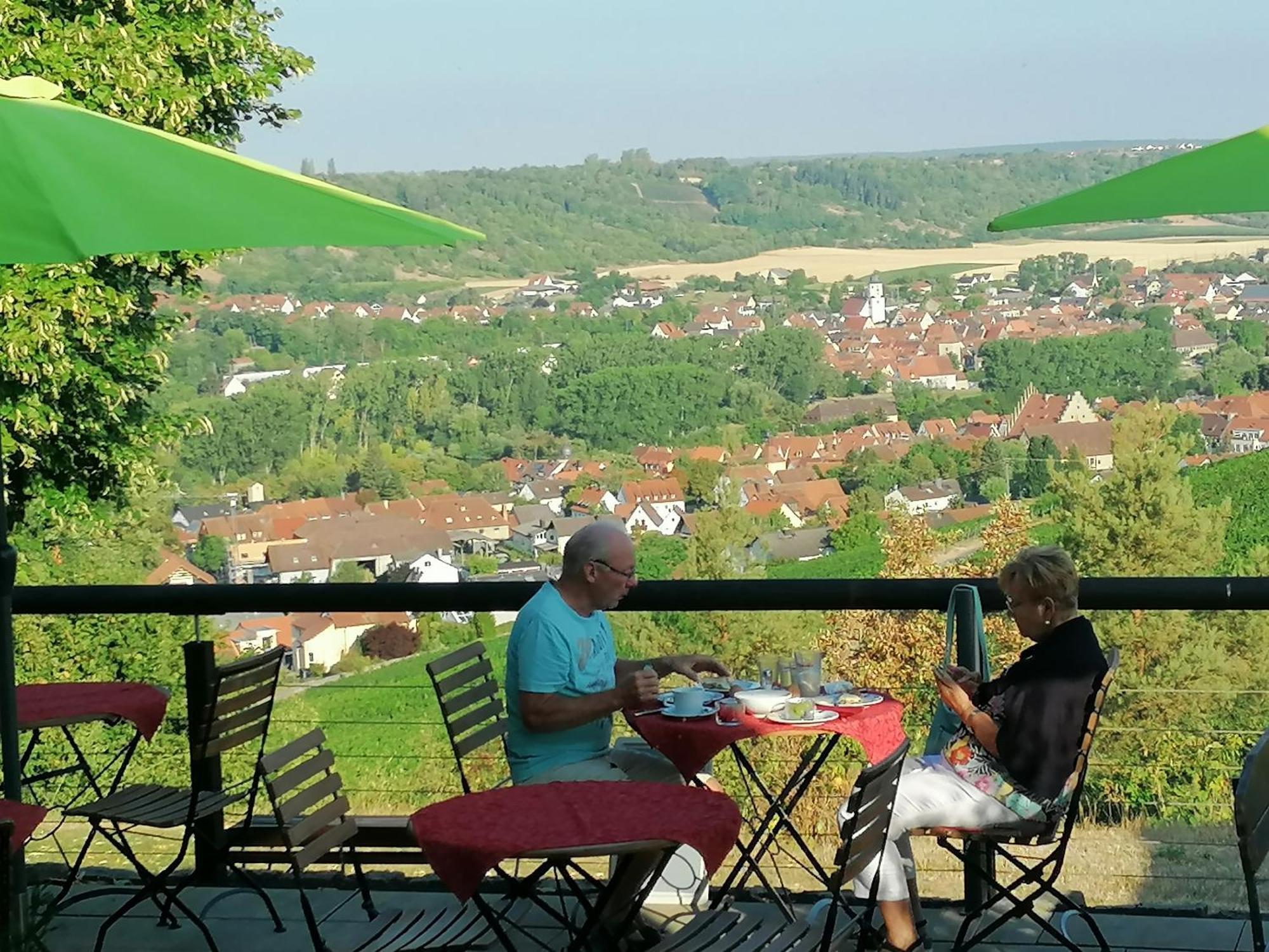 Kirschberghof Gästehaus und Weinverkauf Sommerhausen Exterior foto